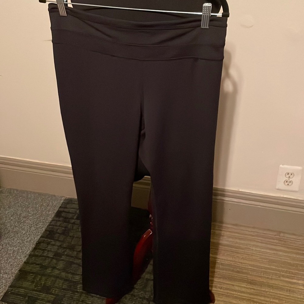 Black tangerine yoga style Capri leggings